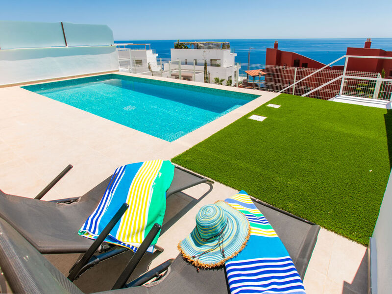 Collection View Free Spa & Padel