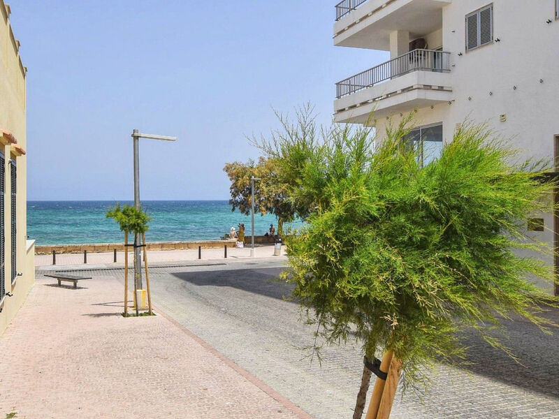 Moderne Wohnung vor dem Meer von Son Baulo