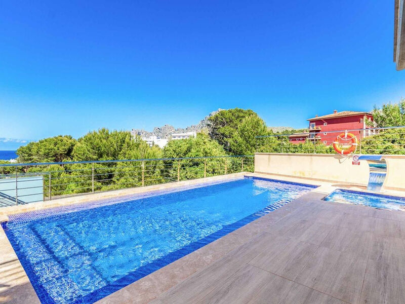 Schöne Villa im Zentrum von Cala Sant Vicenç