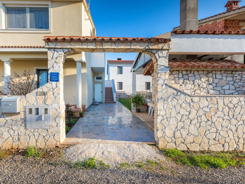 Anemona, Dorf Valbandon