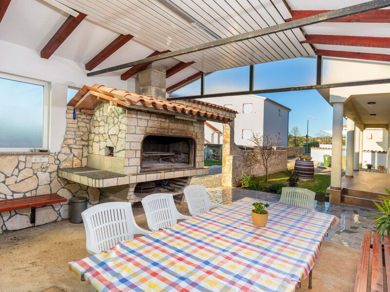 Anemona, Dorf Valbandon