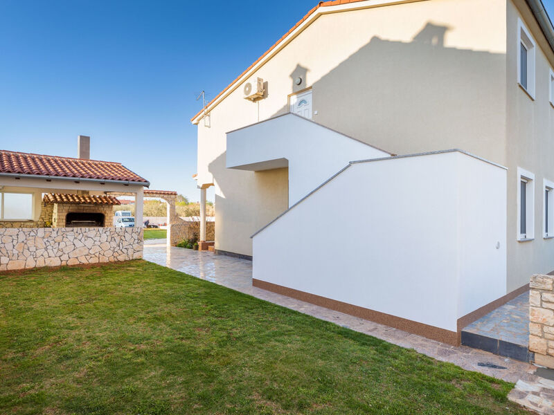 Anemona, Dorf Valbandon