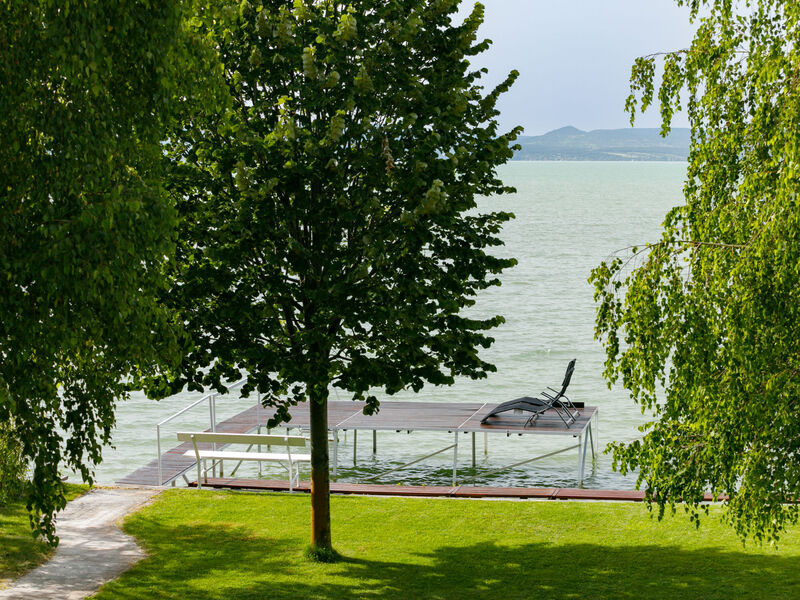 Balaton A2032