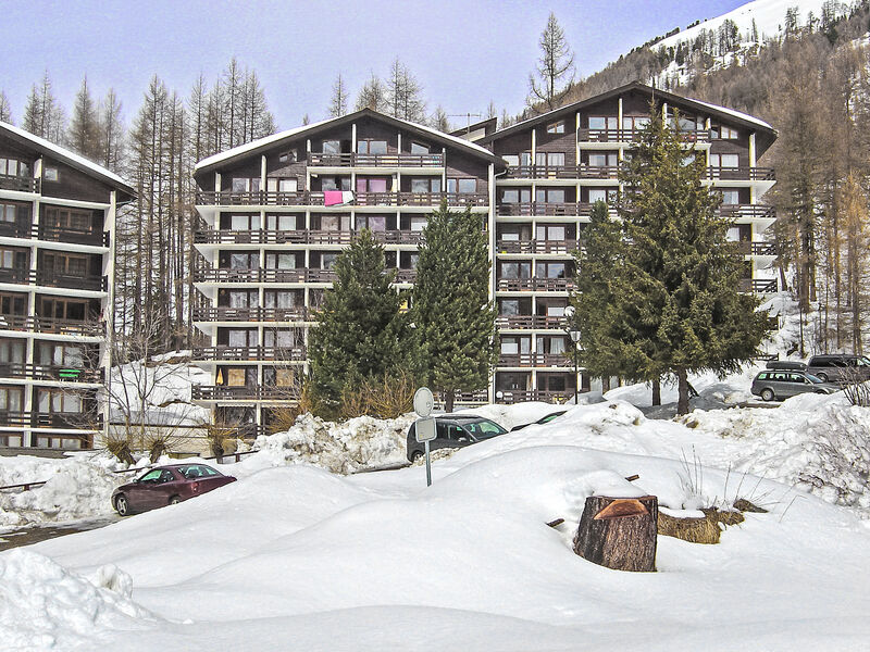 Les Erables Apt. 215