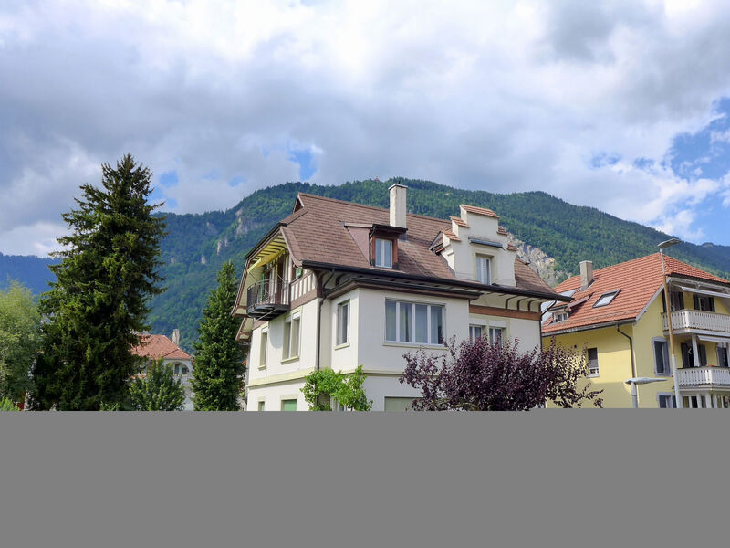 Henry'S Apartment 300