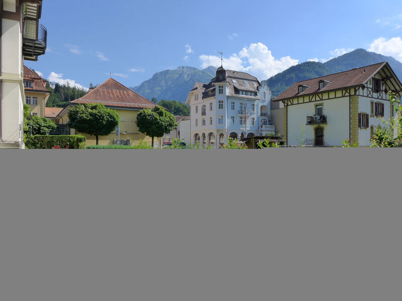 Henry'S Apartment 300