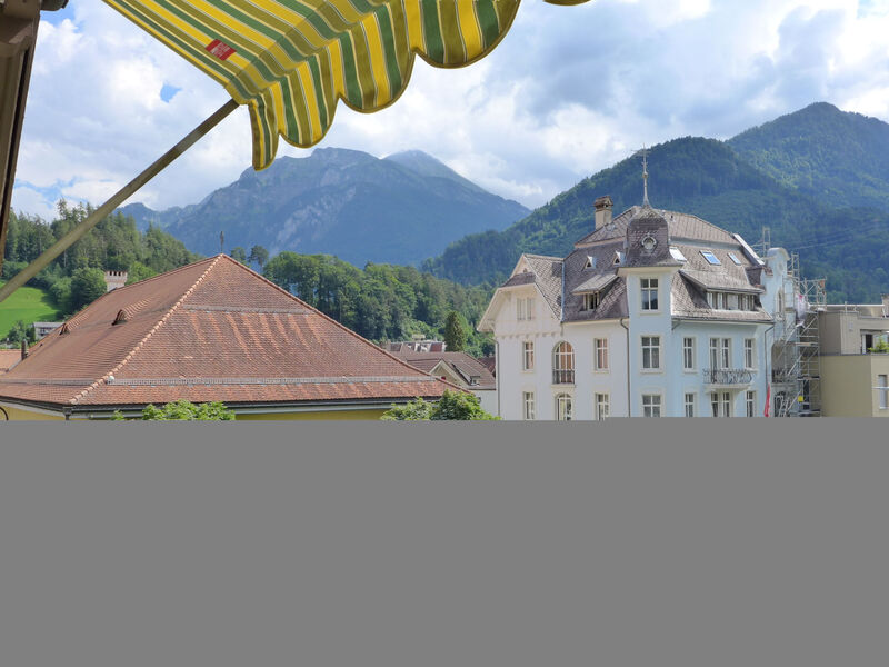 Henry'S Apartment 300