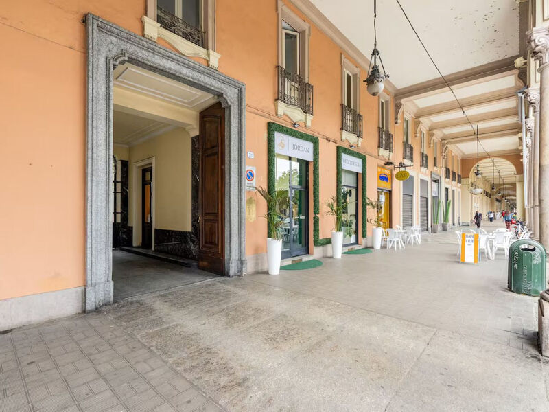 Carla B von Holiday World