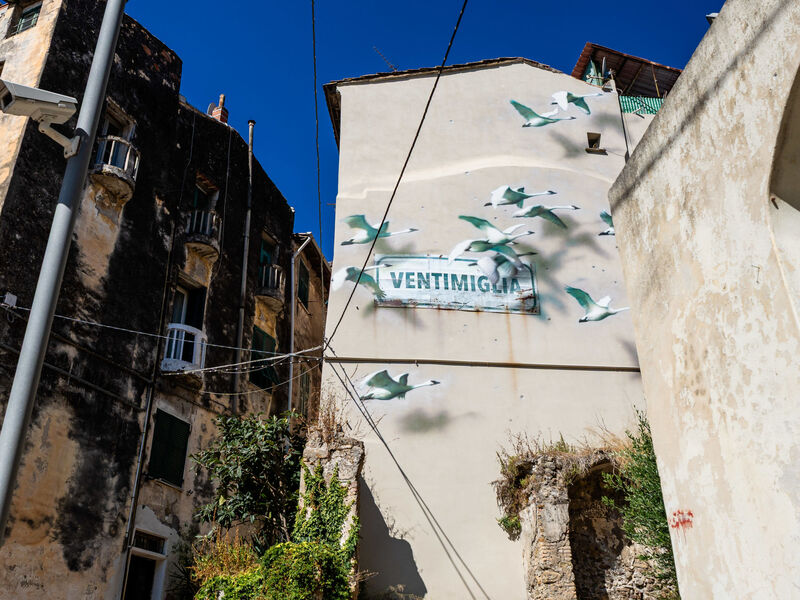 Entre Collines Et Mar