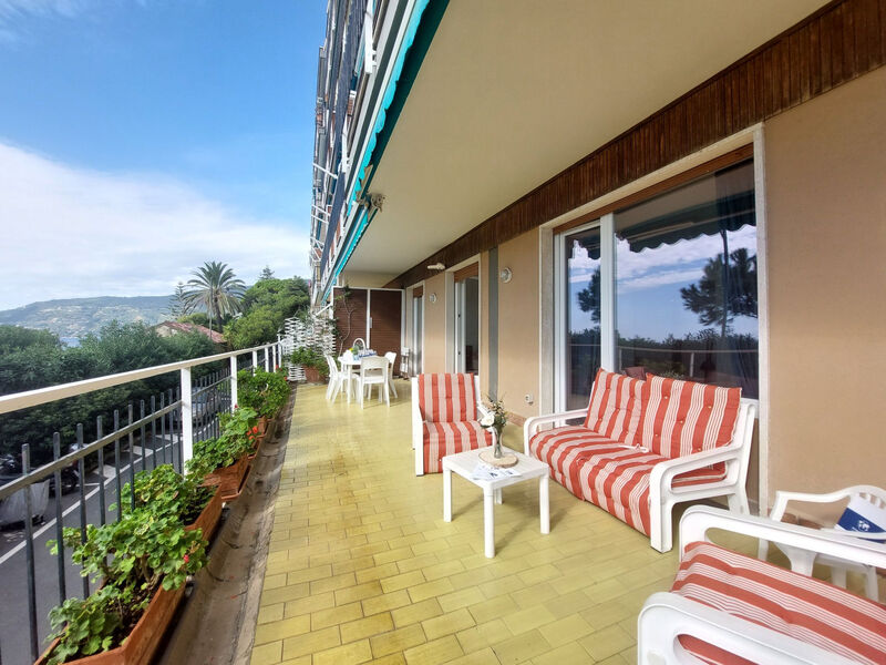 Seaside Heritage Retreat by Holiday World