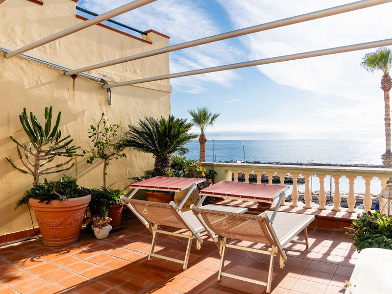 La Loggia sul mare