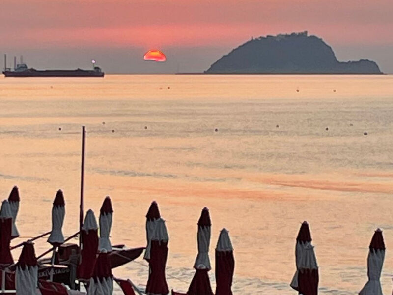 ALASSIO BEACH HOUSE - SEASIDE RELAXED LIVING