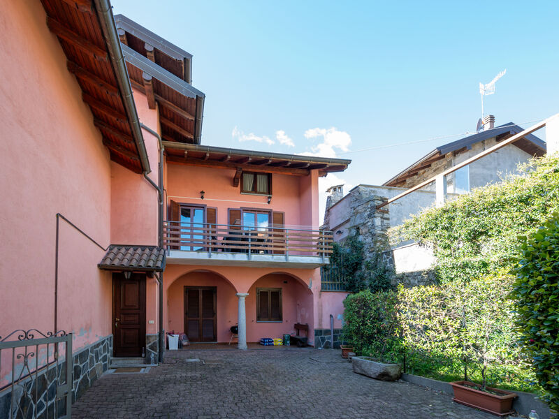 Casa Monte San Giulio