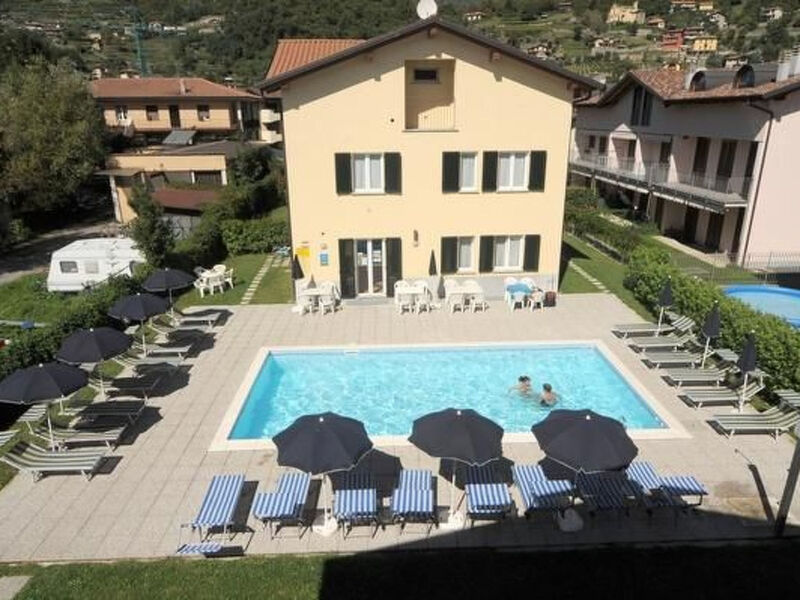 Lakeside Attic Apartment