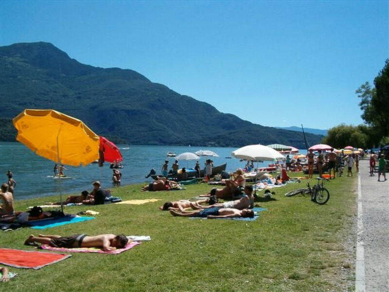 Lakeside Attic Apartment