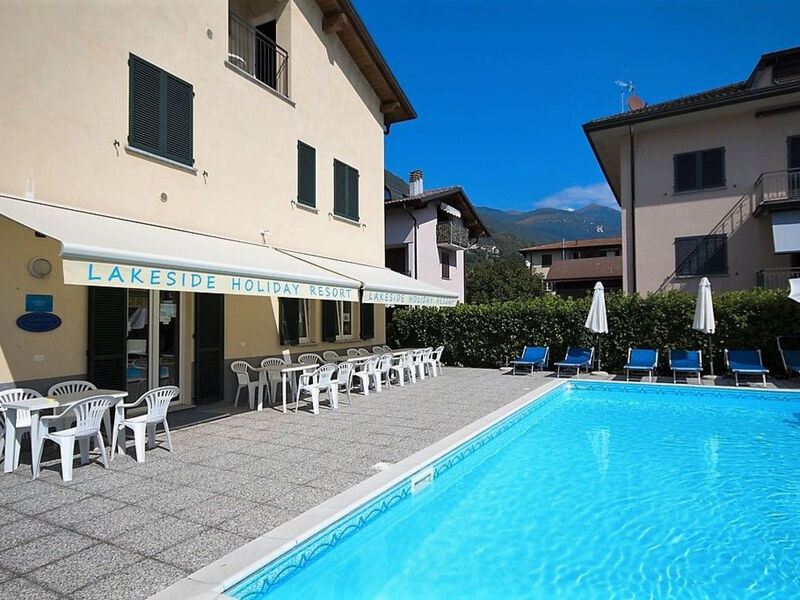 Lakeside Attic Apartment