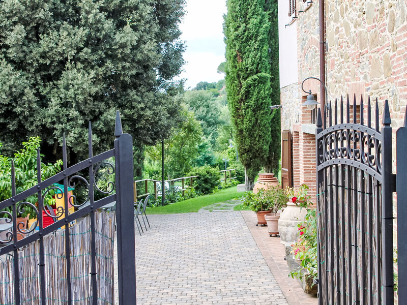 Hillside Pretty Home