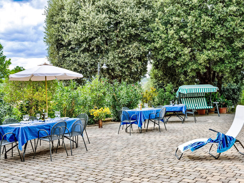 Hillside Pretty Home