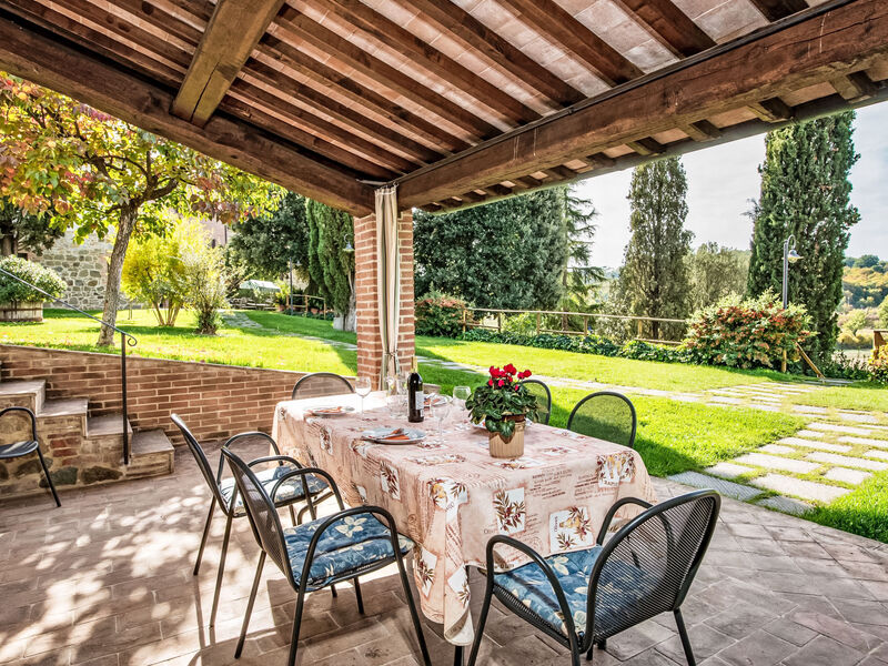 Hillside Pretty Home