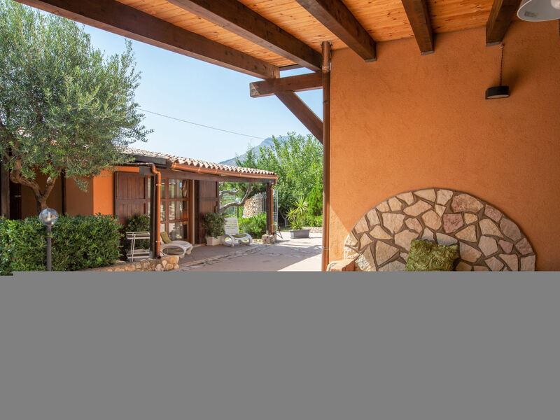 Nicole Con Dependance