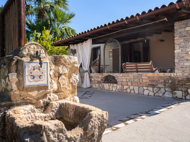 Nicole Con Dependance