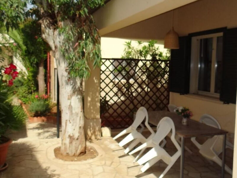 Schöner zentraler Bungalow direkt am Sandstrand auf Sizilien