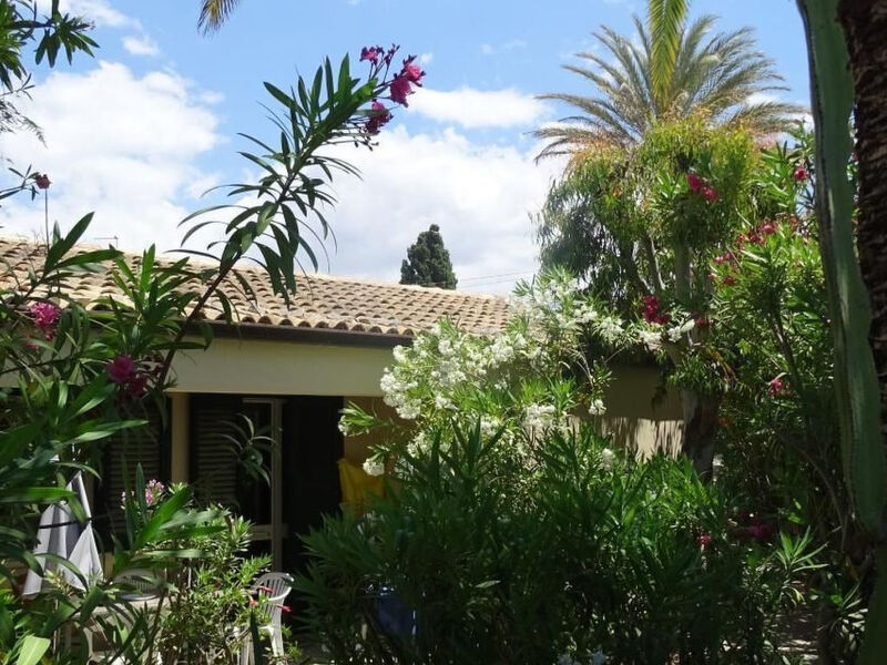 Schöner zentraler Bungalow direkt am Sandstrand auf Sizilien