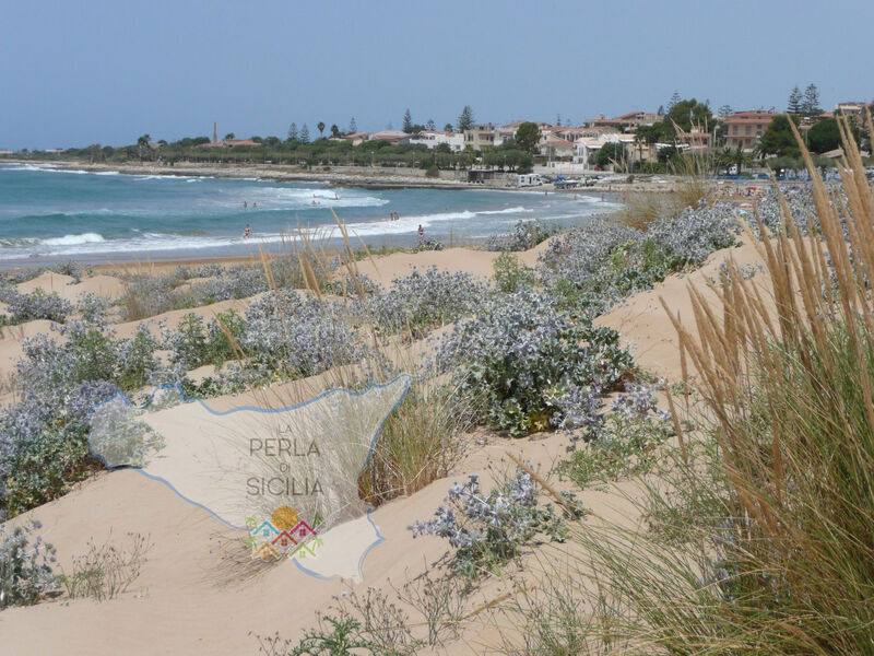 Schöner zentraler Bungalow direkt am Sandstrand auf Sizilien