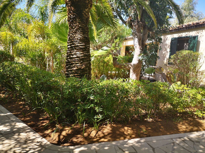 Schöner zentraler Bungalow direkt am Sandstrand auf Sizilien