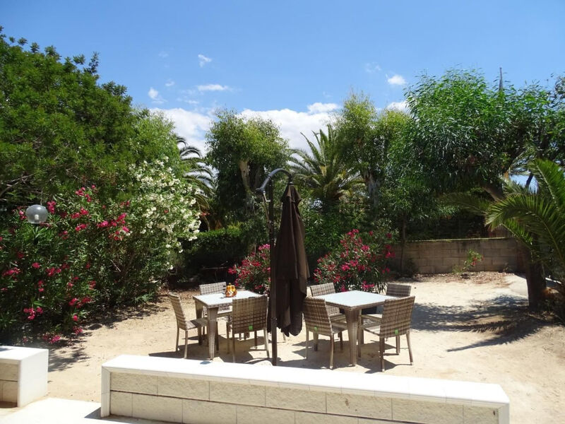 Schöner zentraler Bungalow direkt am Sandstrand auf Sizilien