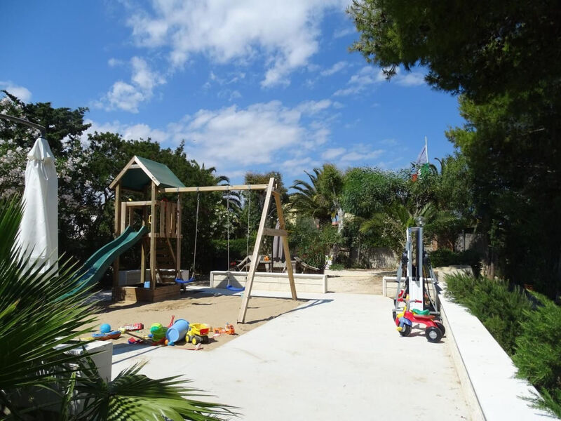 Schöner zentraler Bungalow direkt am Sandstrand auf Sizilien