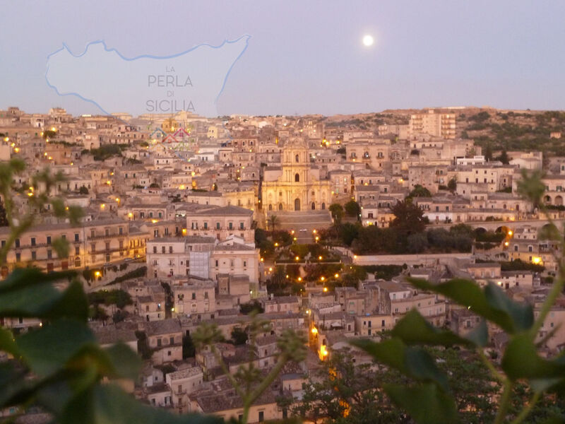 Schöner zentraler Bungalow direkt am Sandstrand auf Sizilien
