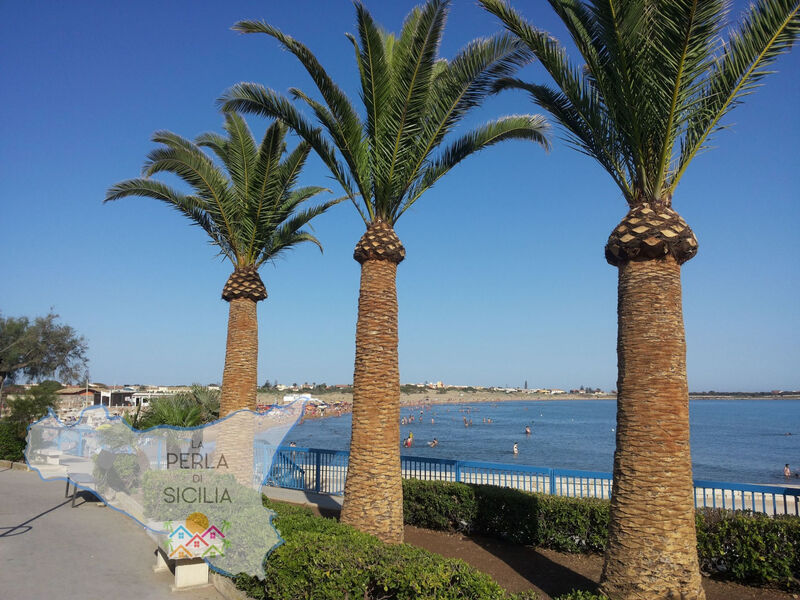 Schöner Bungalow direkt am Sandstrand auf Sizilien