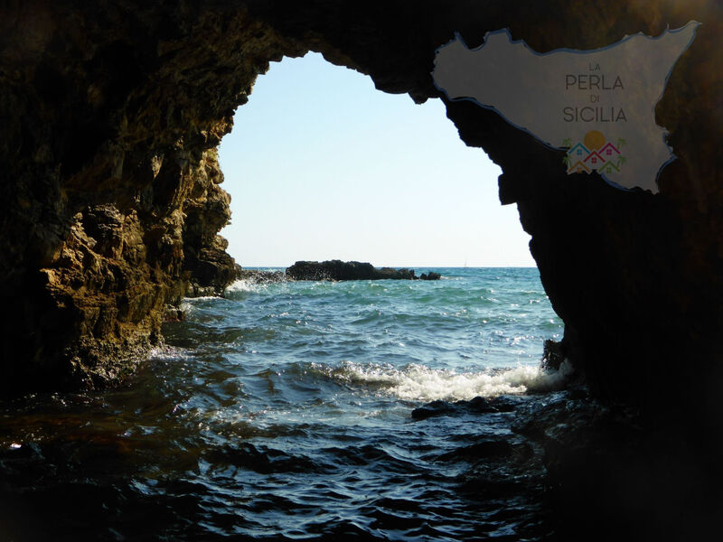 Schöner Bungalow direkt am Sandstrand auf Sizilien