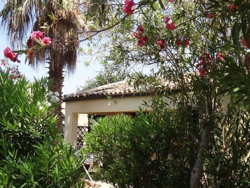 Schöner zentraler Bungalow direkt am Sandstrand auf Sizilien