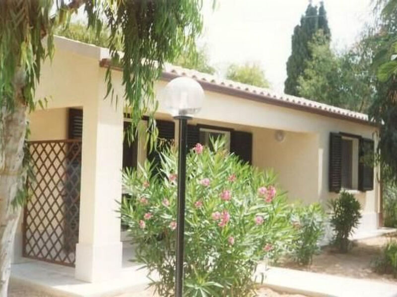Schöner zentraler Bungalow direkt am Sandstrand auf Sizilien