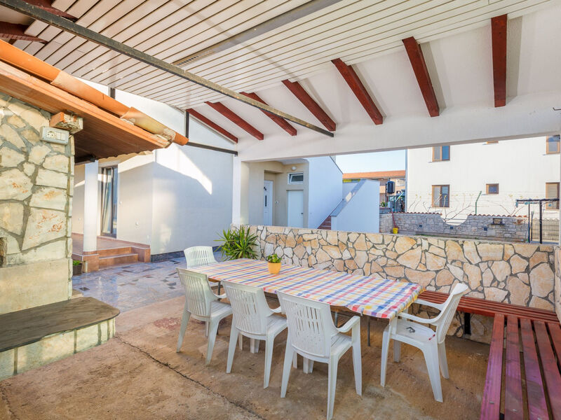 Anemona, Dorf Valbandon