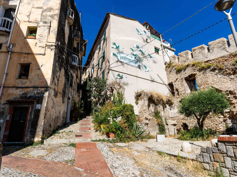 Entre Collines Et Mar