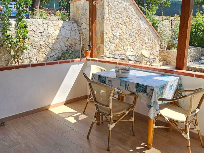 Freistehendes Zwei-Zimmer-Haus