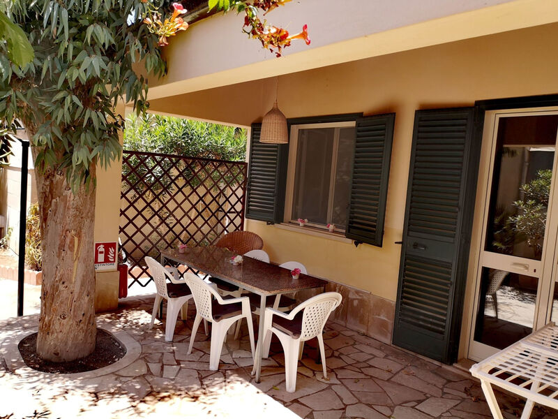 Schöner zentraler Bungalow direkt am Sandstrand auf Sizilien