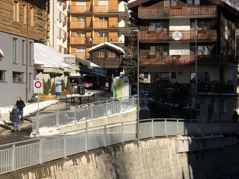 Helle Studiowohnung, ruhig und nahe bei den Bahn