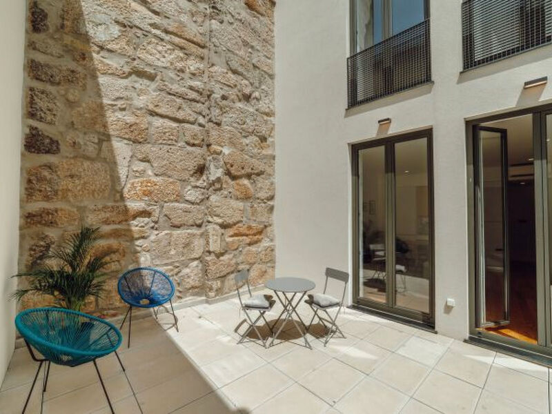 COURTYARD OPORTO DESIGN APARTMENT C WITH TERRACE
