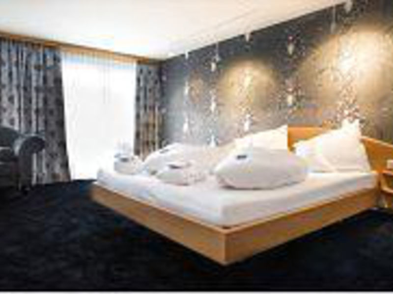 Alpenhotel fall in Love