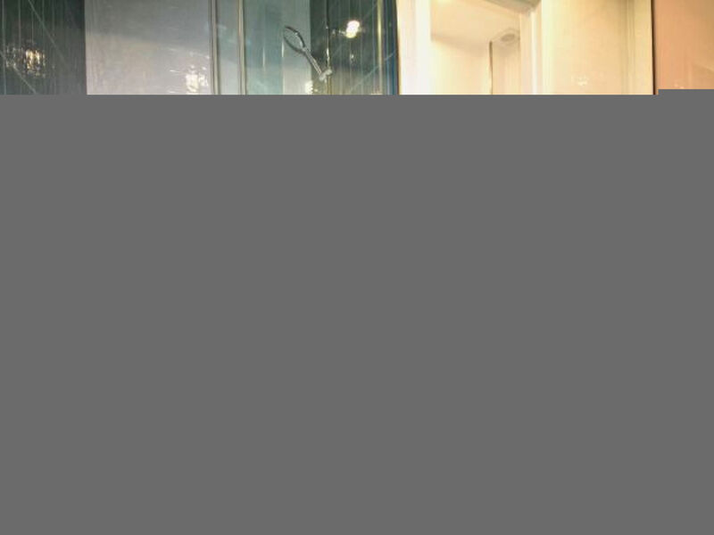 APART. GRANDE Y LUMINOSO EN EL CENTRO DE ALICANTE