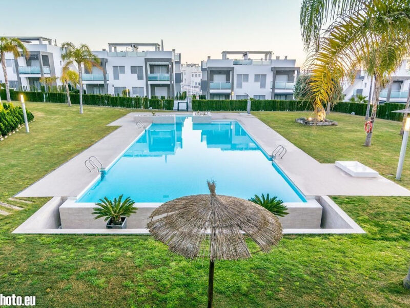 Sunny Villa