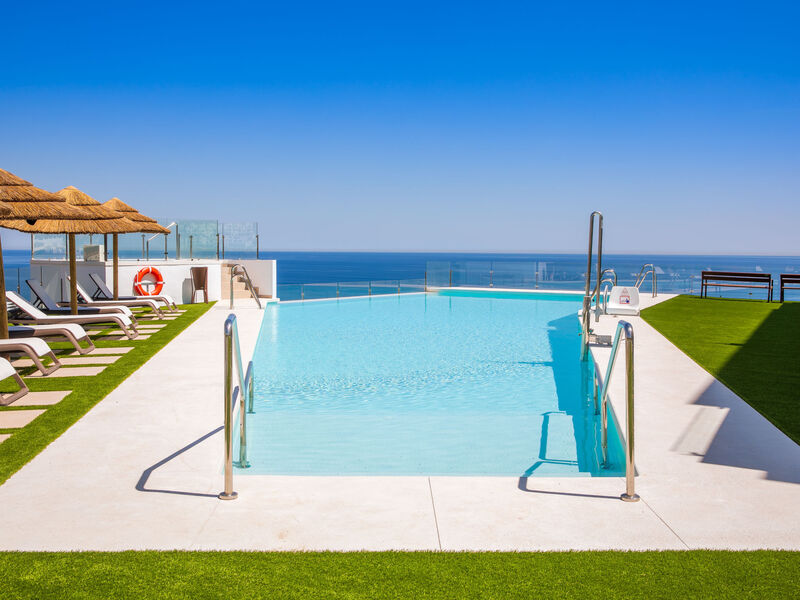 Bayview Collection free Spa & Padel