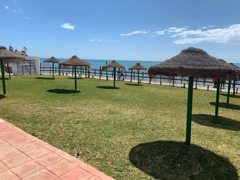 Appartement-Villa, Beach Front