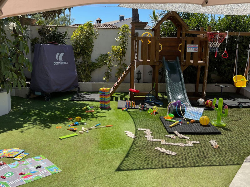 In der Nähe des Strandes, beheiztes Schwimmbad, Spielraum, Spielzimmer, etc