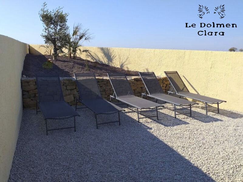 Das Dolmengebäude Clara
