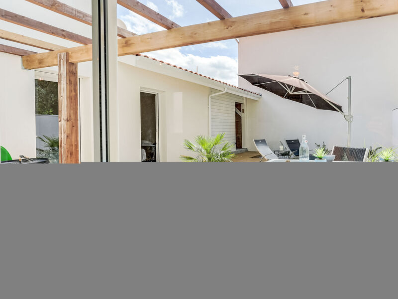 Les Patios De Flore